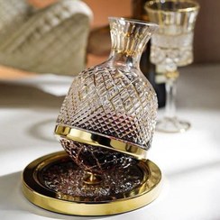 تصویر تنگ چرخشی دور طلایی آناناسی 