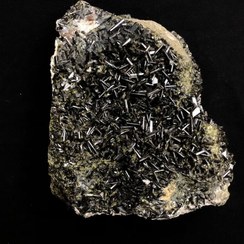 تصویر سنگ راف اپیدوت کلکسیونی مشکی پر بلور و سالم Epidote