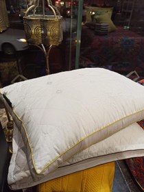 تصویر بالش گلدوزی T.One 