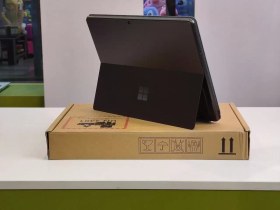 تصویر لپ تاپ نو 15 اینچی Microsoft Surface Pro 8 + موس هدیه 