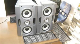 تصویر جفت بلند گو و باند بزرگ و قدرتمند سونی اصل 