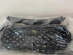 تصویر جلو پنجره اصلی ایکس۲۲پرو 