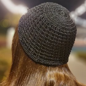 تصویر کلاه توری مکرومه مشکی A luxurious lace hat