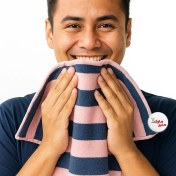 تصویر حوله دستی پولیشی سایز ۳۵ × ۷۰ طرح راه راه 