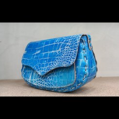 تصویر کیف دوشی بنددار زنانه چرم طبیعی مدل پروانه رنگ متنوع 