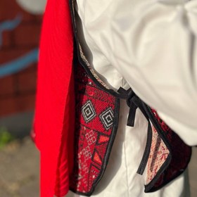 تصویر وست سنتی قرمز 