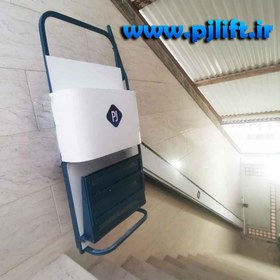 تصویر بالابر بیمار پله پیما ایستاده 