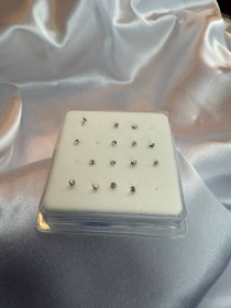 تصویر پرسینگ بینی نگین ساده 