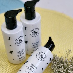 تصویر لوسیون بدن روشن کننده و نرم کننده شیر گاو حجم ۲۵۰ میلی لیتر 