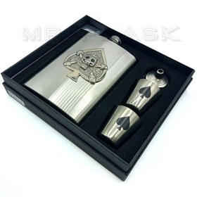 تصویر قمقمه جیبی مدل جمجمه 