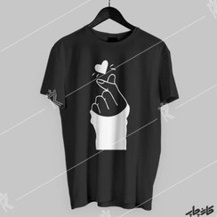 تصویر چاپ طرح روی تی شرت قلب بی تی اس BTS 