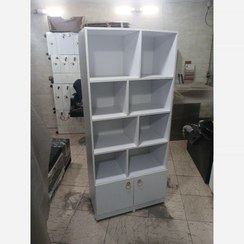 تصویر کمد طبقه بندی آرایشگاهی شیک دررنگ بندی سفیدومشکی هزینه ارسال درب منزل توسط مشتری پرداخت میشود 