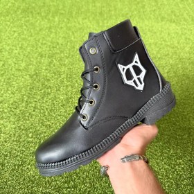 تصویر بوت نیکد ولف 