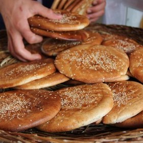 تصویر فتیر خانگی سنتی کنجد دار تنوری سوغات اراک (یک کیلویی) ارسال به منطقه 14 تهران با تی باکس وبعهده خود مشتری میباشد. 