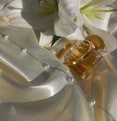 تصویر دستبند زنانه مرواریدی با زنجیر استیل رنگ ثابت نقره‌ای Pearl Bracelet with Silver Stainless Steel Chain – Classic Elegance Collection