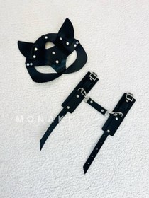 تصویر نقاب و دستبند 