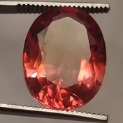 تصویر سنگ جواهری الکساندریت با قابلیت تغییر رنگ در نورهای مختلف 