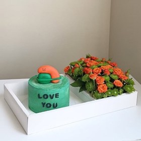 تصویر پک هدیه و کیک تولد با گل برای دختر 24 ساله 