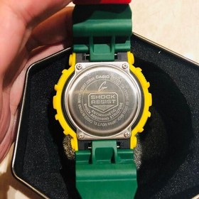 تصویر ساعت مچی جی شاک GA110 جاماییکا سبز زرد (جیشاک GShock) ، صد در صد ضدآب ، تنظیم اتوماتیک با پایتخت کشورها ، اتولایت دار 