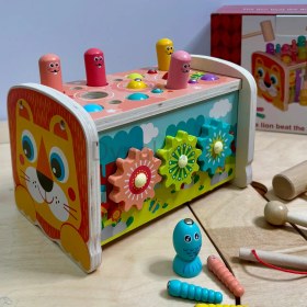 تصویر جعبه چکش و بلز و ماهیگیری چوبی 