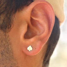 تصویر پیرسینگ نقره آس پیک 