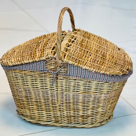 تصویر سبد پیک نیک حصیری کلبه ای روشن Bright wicker picnic basket