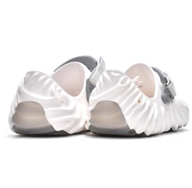 تصویر کراکس صالحه بمباری سفید 