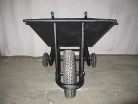 تصویر فرغون گلخانه ای ضد پوسیدگی MENZ برای مناطق مرطوب کشور. MENZ anti-rot greenhouse wheelbarrow for humid areas of the country.