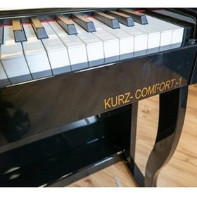 تصویر پیانو KURZ COMFORT1 BK 88 KEY CONSOLE PIANO BRIGHT | نوع دیوار سیاه Bor 