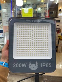 تصویر پروژکتور 200 وات مهتابی پارس تابانا 