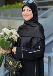 تصویر روسری کوپرا مشکی حاشیه نگین مرواریددار 