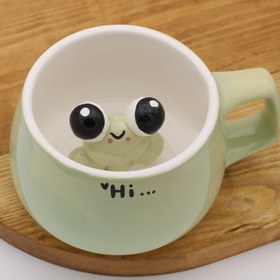 تصویر ماگ سورپرایزی قورباغه مدل لیانا رنگ ماچا 