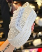 تصویر کتانی زنانه مدل 33908 لژدار رنگ مرواریدی 