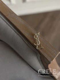 تصویر گل سینه طرح برند 