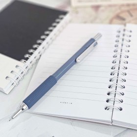 تصویر مداد مغزی ۰/۷ 