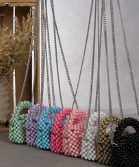 تصویر کیف پاسپورتی زنانه و دخترانه مرواریدی با بند زنجیری 