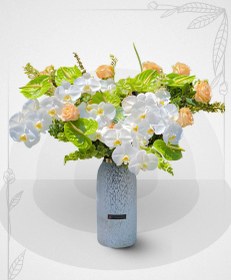 تصویر جام گل شیشه ای بامداد بهار 