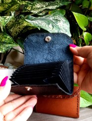 تصویر کیف کارت چرم طبیعی مدل اکاردئونی Accordion model natural leather card bag