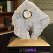 تصویر ساعت رومیزی با سنگ عقیق دفرمه طبیعی 