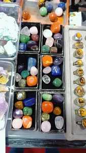 تصویر فروشگاه مرد سنگی