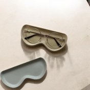 تصویر استند عینک - سفید 