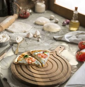 تصویر تخته پیتزا دسته دار PIZZA BOARD