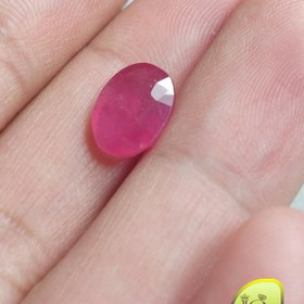 تصویر نگین یاقوت سرخ 