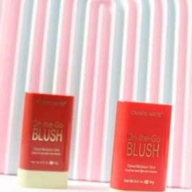 تصویر رژگونه استیکی 