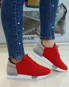 تصویر کفش کتانی قرمز زنانه 
