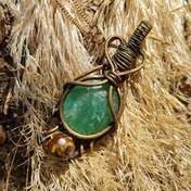 تصویر آویز با سنگ جید اصل و مهره چشم ببر اصل 