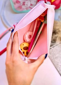 تصویر جامدادی برجسته خرس صورتی زیپی Pink Zippered Bear Embossed Pencil Case