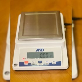 تصویر ترازو آزمایشگاهی XY-10KG-1BF-RS232 ظرفیت 11 کیلوگرم دقت 0.1 گرم 