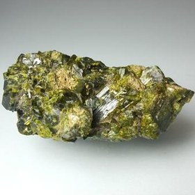 تصویر اپیدوت سبز (Green Epidote cluster) 