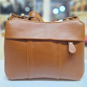 تصویر فروشگاه کیف و کوله شیک سال